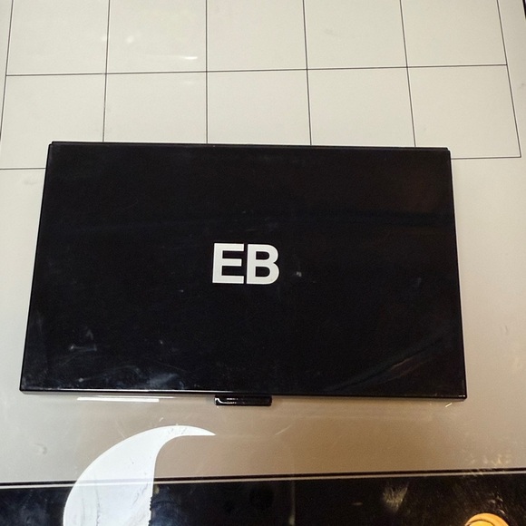 Edward Bess back to basics palette - Picture 4 of 6